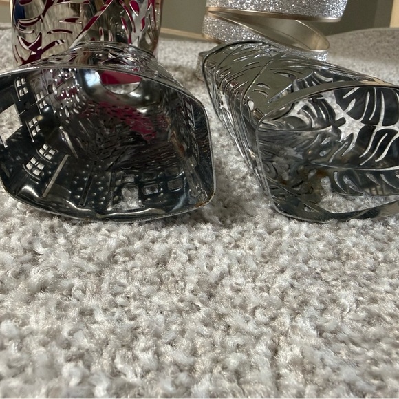 Bath & Body Works 3-Wick Candle Holders and soap covers snowman– Set of 4 Silver - Picture 7 of 7